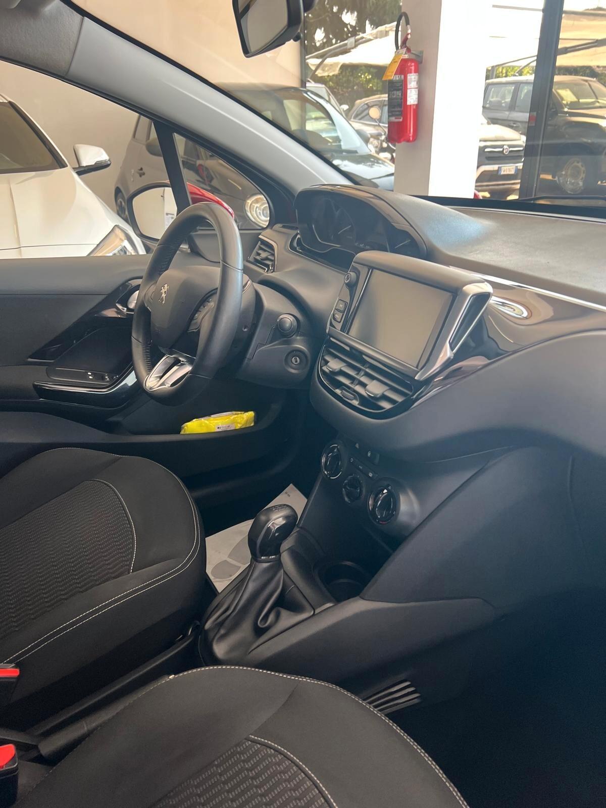Peugeot 208 PureTech 82 5 porte ALLURE
