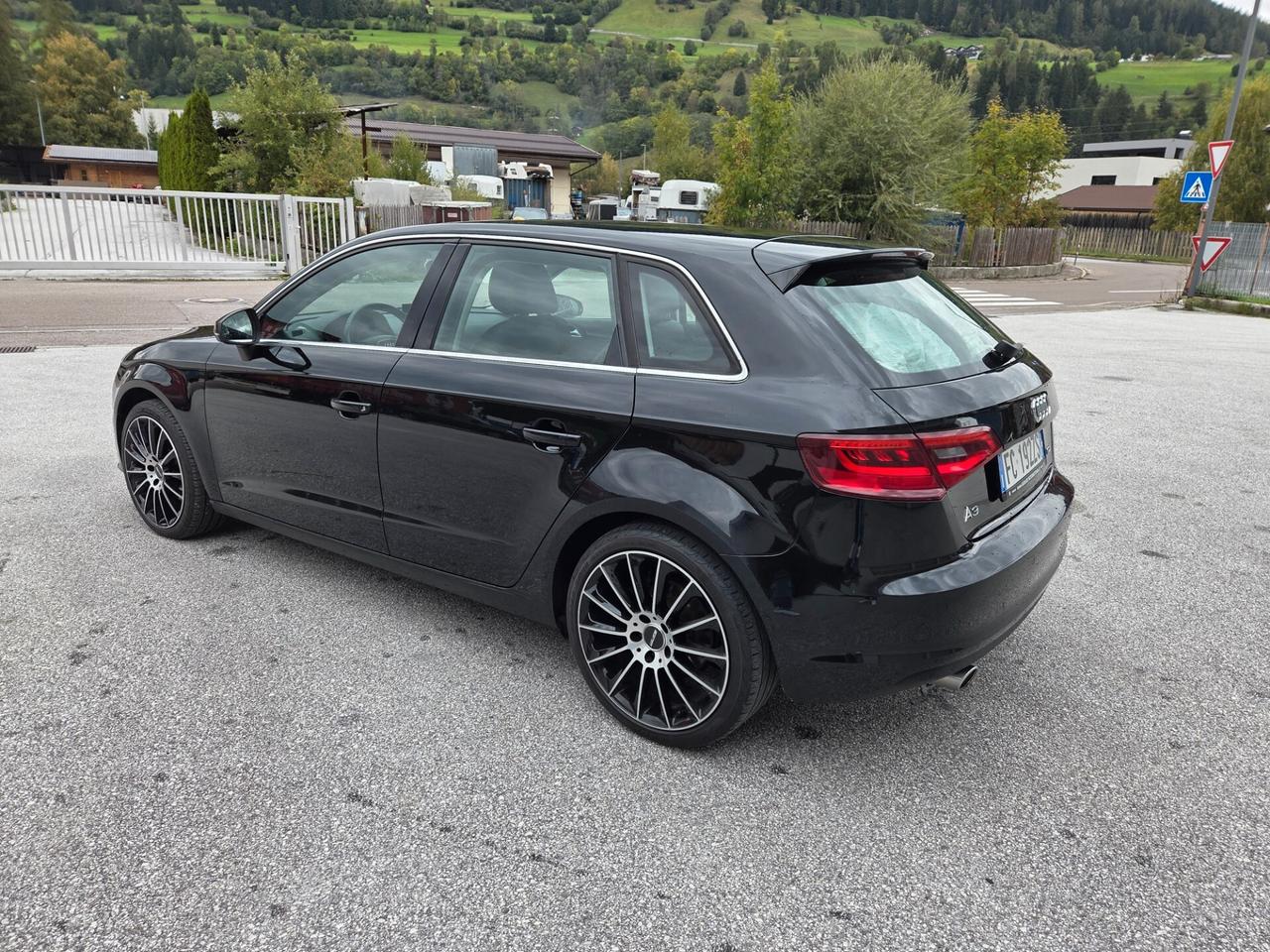 Audi A3 1.6 TDI clean diesel S tronic Attraction