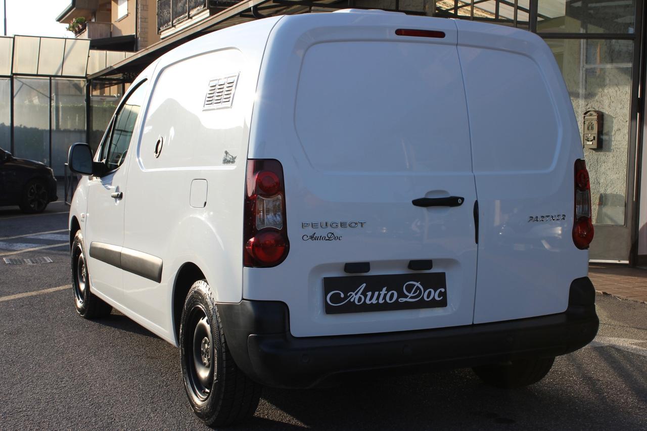 Peugeot Partner L1 BlueHDi 100CV Allestimento per Dresseur trasporto animali da caccia