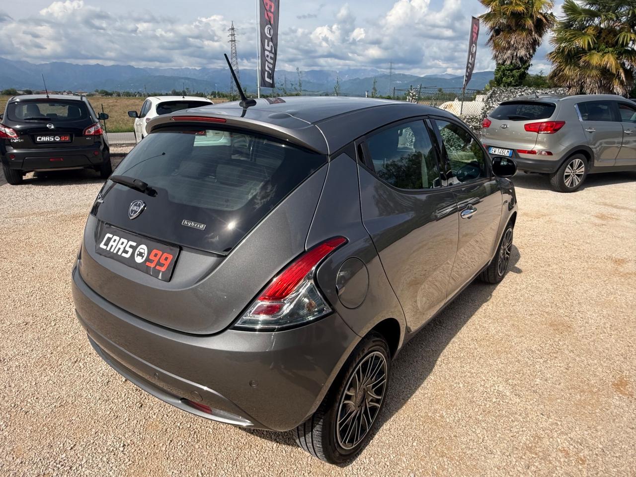 Lancia Ypsilon 1.0 FireFly 5 porte S&S Hybrid Alberta Ferretti