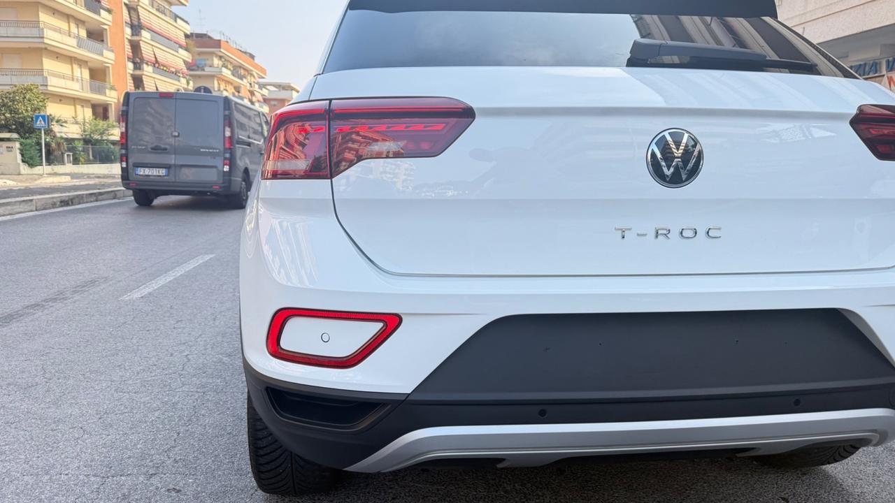Volkswagen T-Roc 1.0 TSI Style LED NAVI COCKPIT PDC CERCHI 17 CLIMA AUTOMATICO COMANDI AL VOLANTE BICOLORE