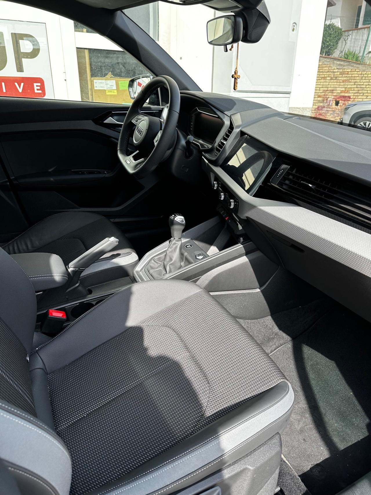 Audi A1 allstreet 30 TFSI Identity Contrast