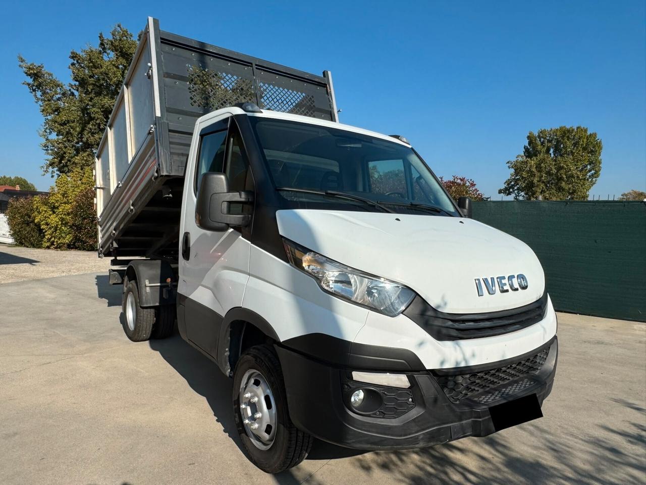 IVECO DAILY RIBALTABILE TRE LATI EURO6 - COME NUOVO