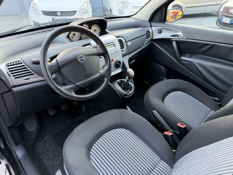 Lancia Ypsilon Ypsilon 1.2 8v Oro Bianco IDONEA NEOPATENTATI