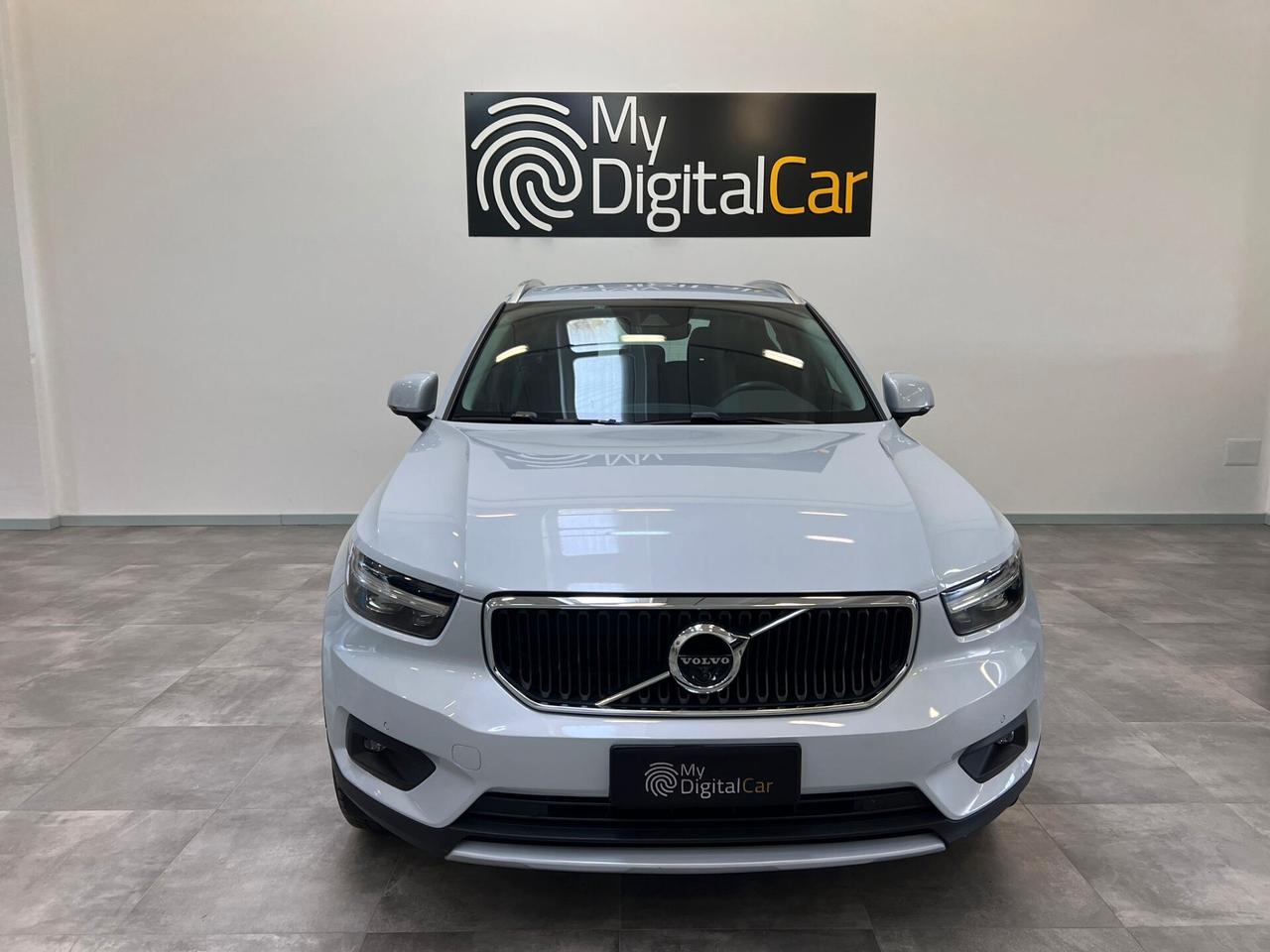 Volvo XC40 T2 Geartronic Momentum GPL