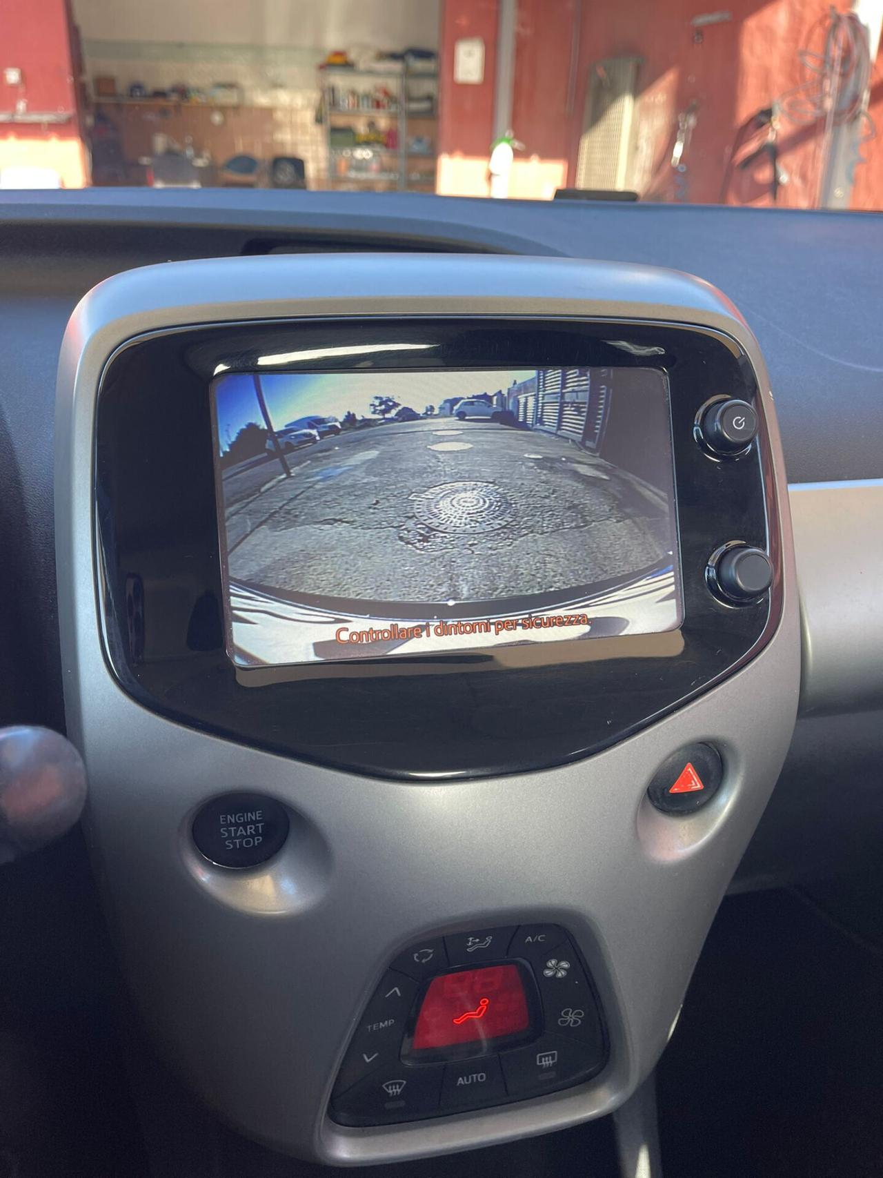 Toyota Aygo 1.0 VVT-i 69 CV 5 porte x-play