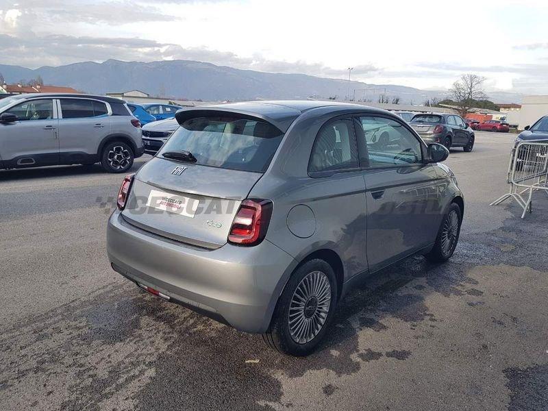 FIAT 500e LA NUOVA 500 42 kWh