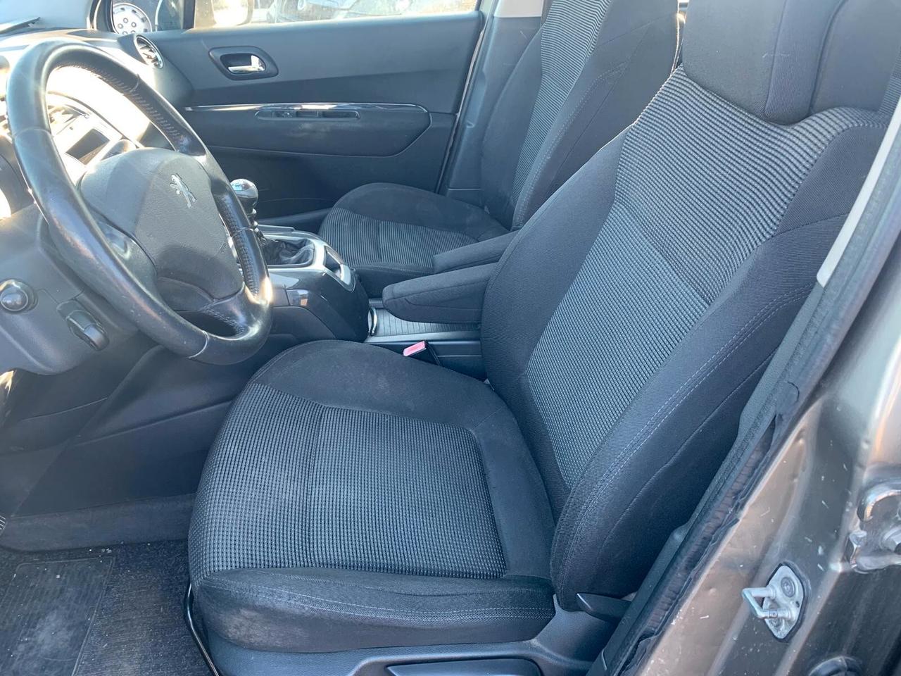 Peugeot 5008 1.6 HDi 112CV Premium