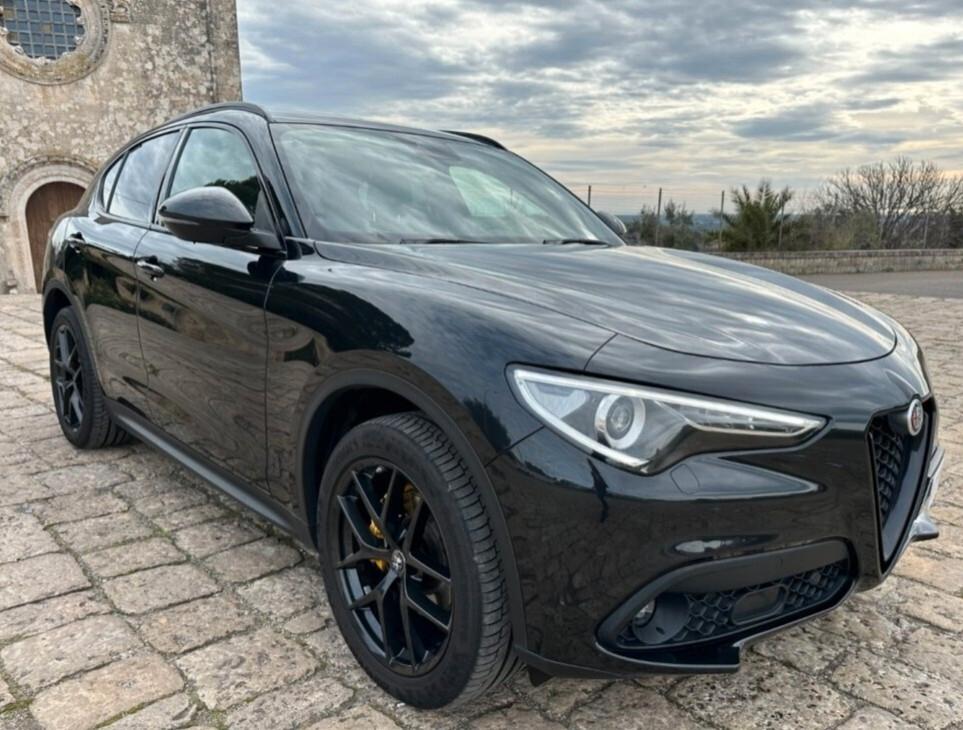 Alfa Romeo Stelvio 2.2 bleck line in arrivo 2021