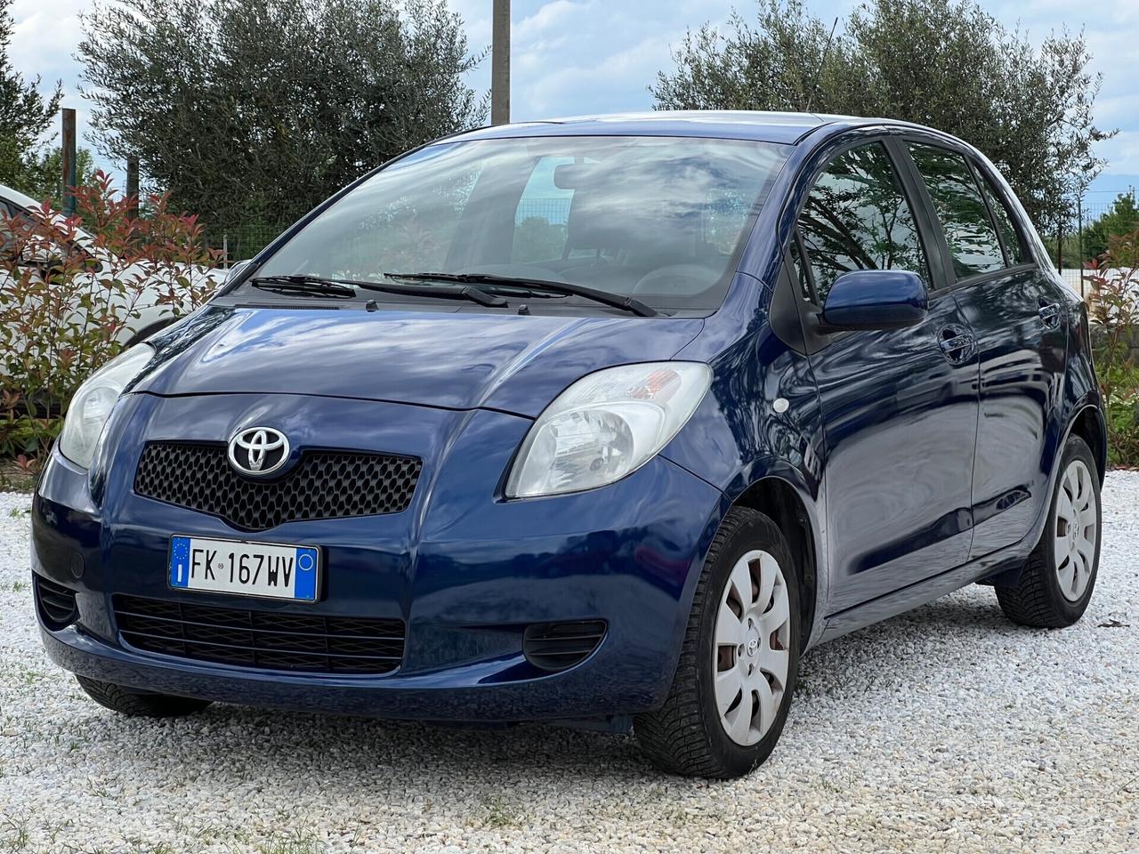 Toyota Yaris 1.0 5 porte