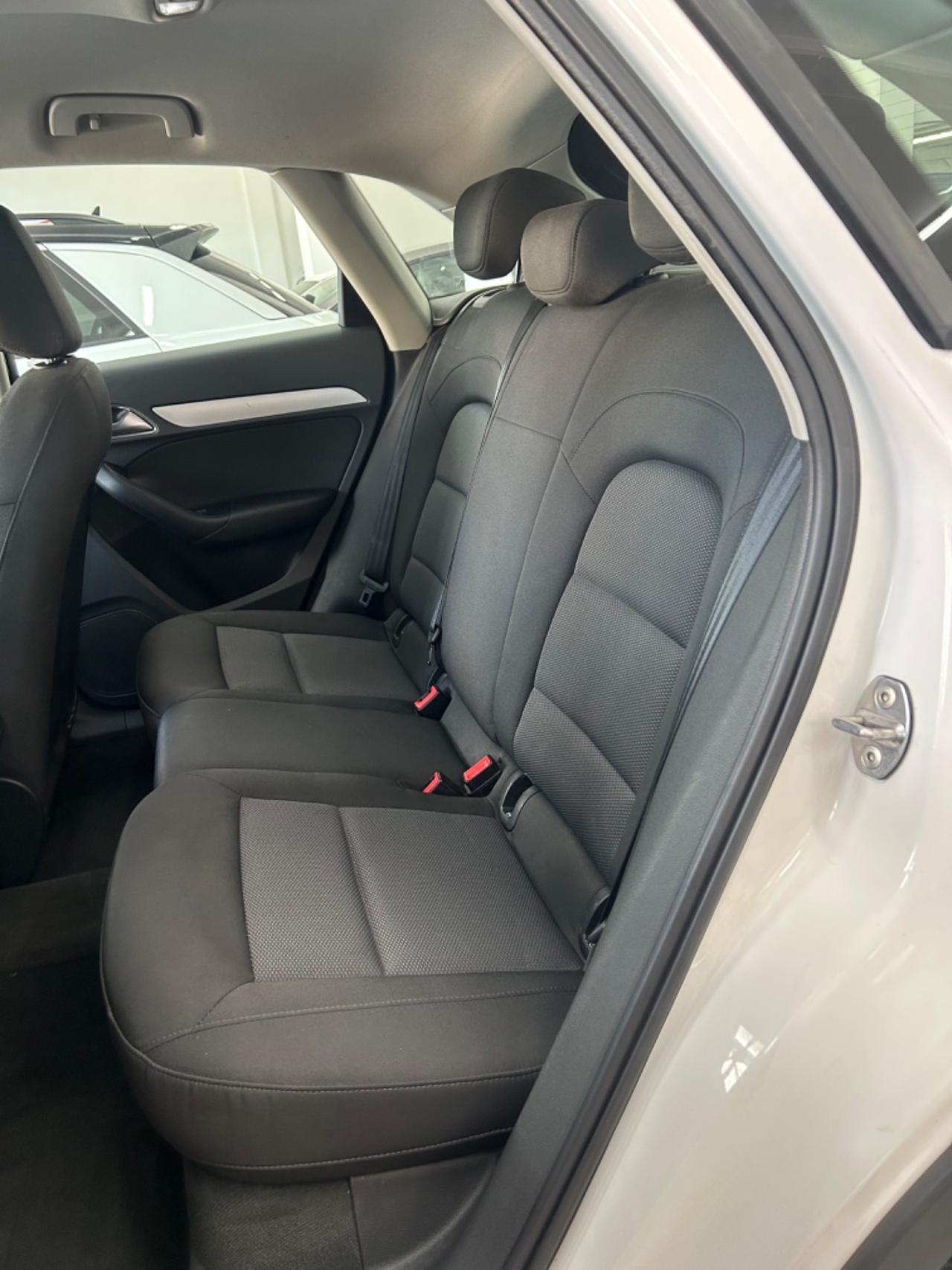 Audi Q3 2.0 TDI 120 CV Sport FINANZIABILE