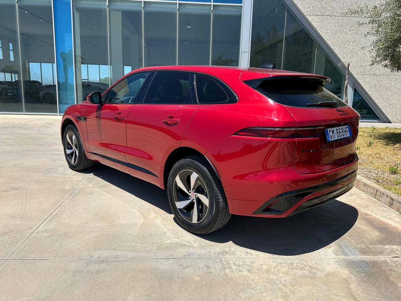 Jaguar F-Pace 2.0D R-Dynamic AUTOCARRO N1 totalmente detraibile