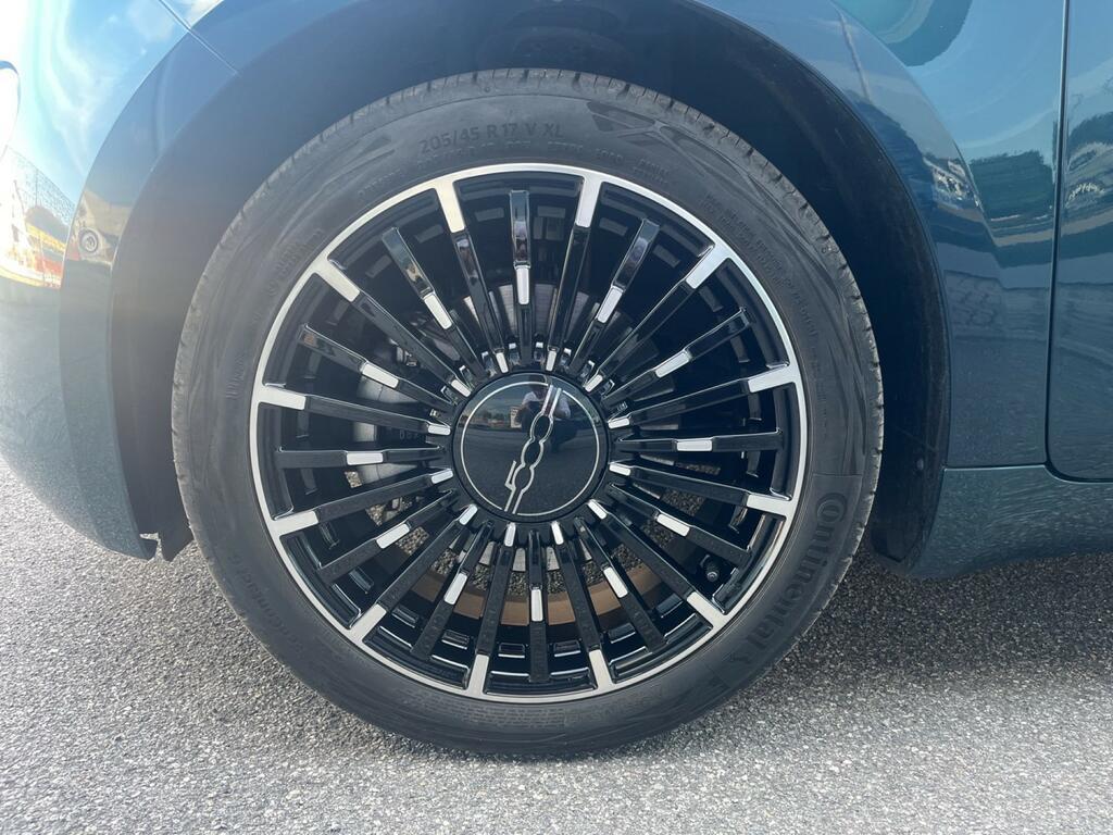 Fiat 500 La Prima