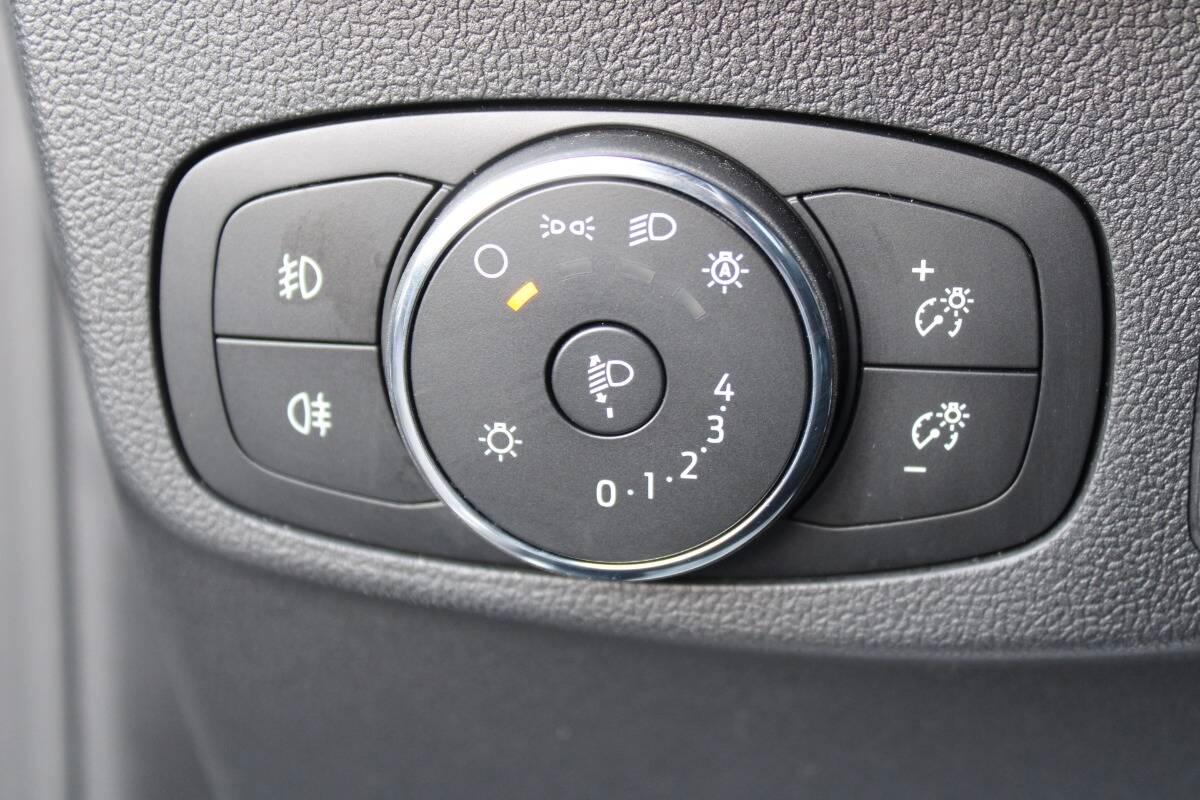 Ford Focus Wagon 1.5 ecoblue ST-Line 115cv AUTO con Navi e CarPlay