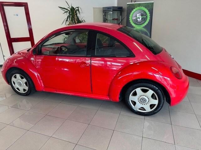 VOLKSWAGEN New Beetle 1.6