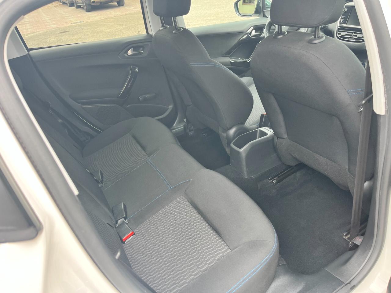 Peugeot 208 PureTech 82 Stop&Start 5 porte Signature