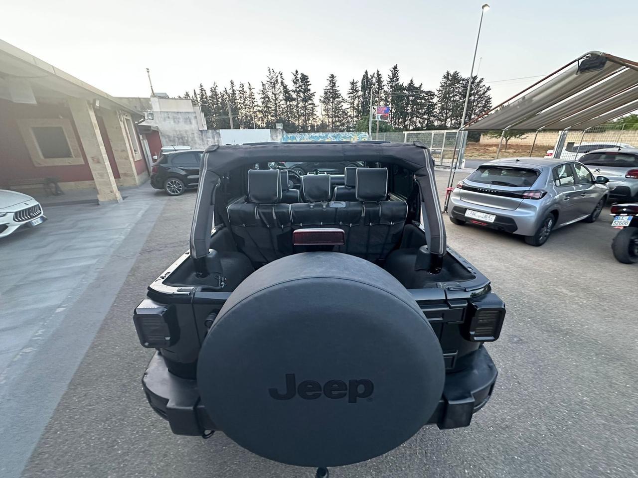 Jeep Wrangler Unlimited 2.8 Auto Sahara Hard-Top