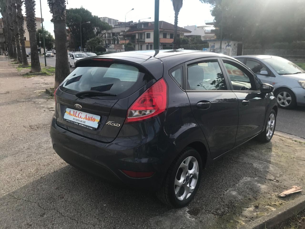 Ford Fiesta 1.4 TDCi 70CV 5 porte Titanium