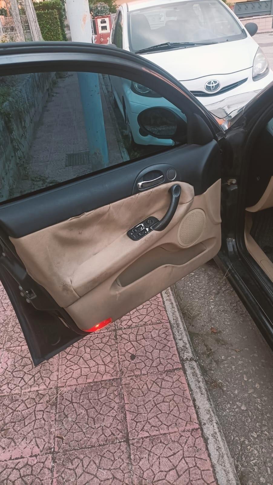 Alfa Romeo 147 1.9 JTD (120) 5 porte Distinctive