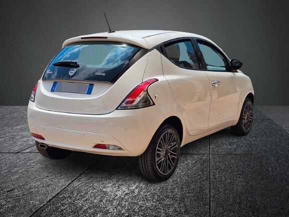 LANCIA YPSILON 1.0 ECOCHIC 70cv HYBRID SILVER