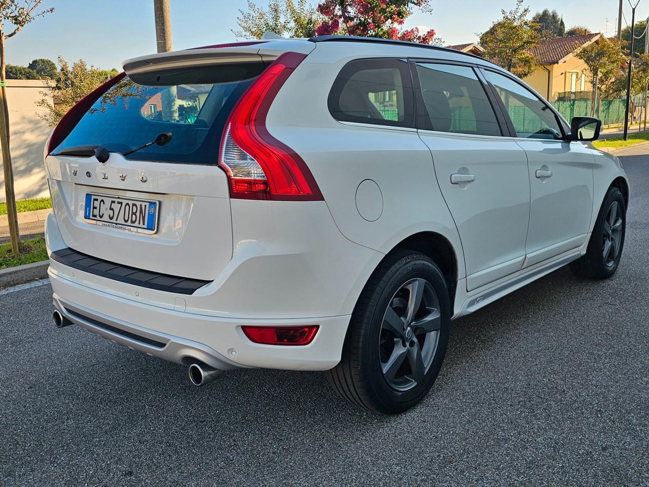 Volvo XC 60 XC60 D5 AWD R-design