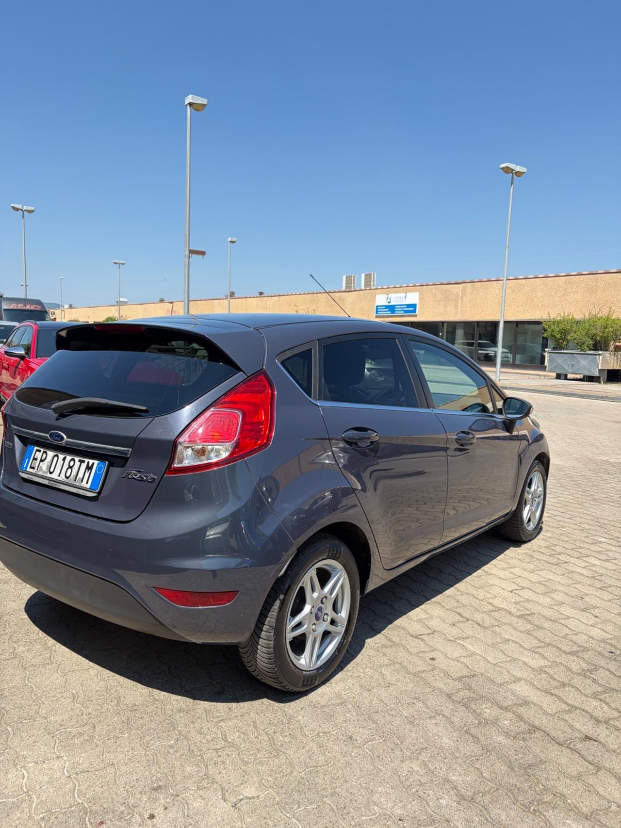 Ford Fiesta 1.4 TDCi 70CV 5 porte Titanium