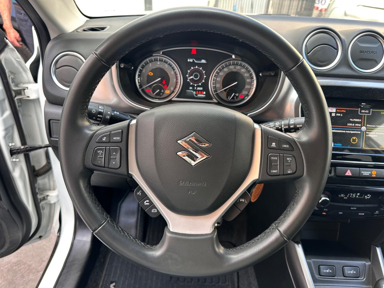 Suzuki Vitara 1.4 Hybrid Top