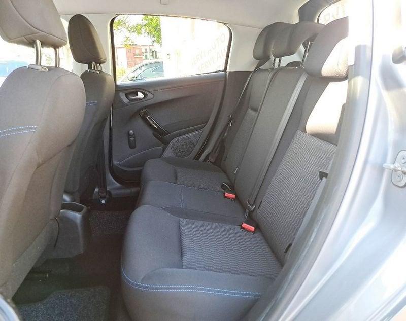 Peugeot 208 PureTech 82 5 porte Signature