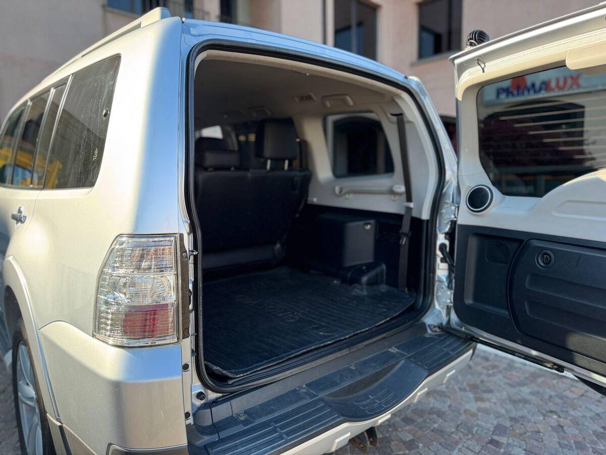 Mitsubishi Pajero 5 Porte Pajero 3.2 CR Invite 5p