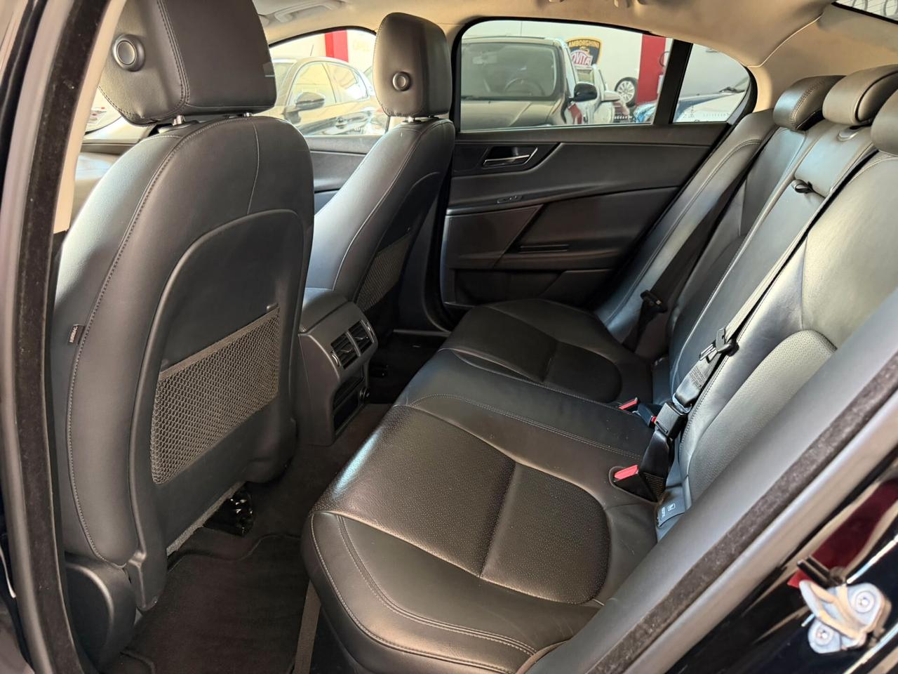 Jaguar XE 2.0 D Turbo aut. Portfolio