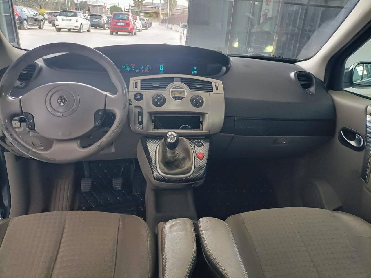 Renault Scenic Grand Scénic 1.9 dCi Luxe Dynamique 04/2004