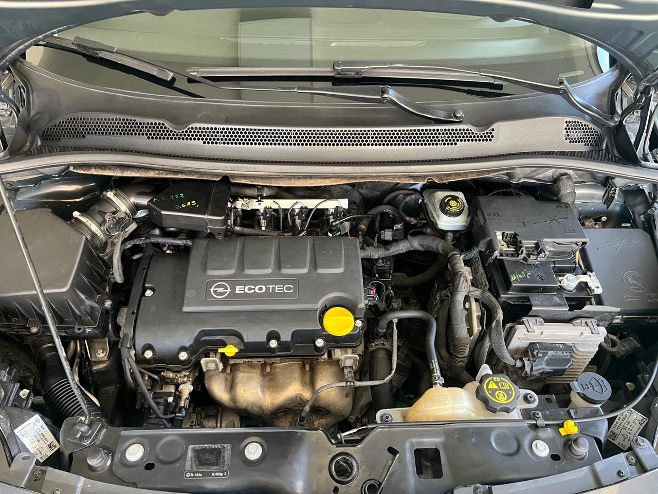 Opel Corsa 1.4 90CV GPL Tech 5 porte n-Joy