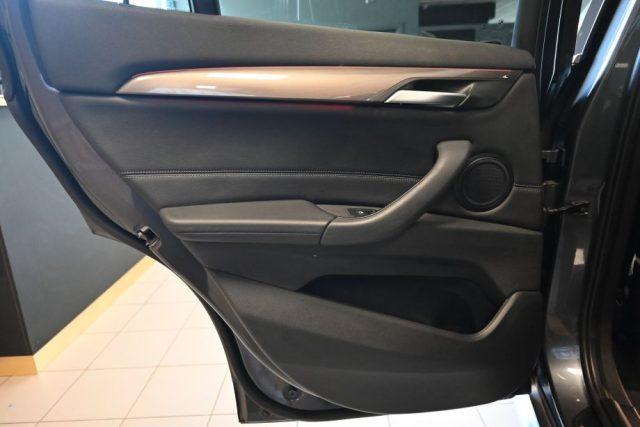 BMW X1 SDRIVE 18d SPORT BLACKLINE AUT.NAVI LED18"TEL FULL