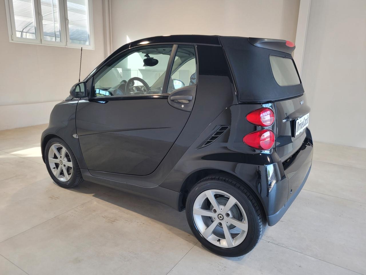 Smart ForTwo CABRIO 1.0 (BENZINA) AUT. 71CV