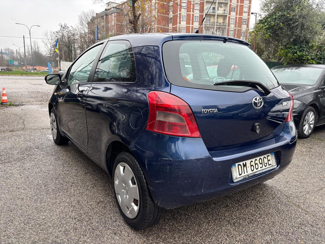 Toyota Yaris 1.0 3 porte Sol OK NEOPATENTATI
