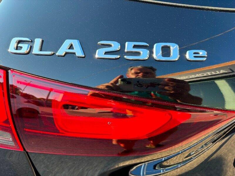 Mercedes-Benz GLA GLA 250 e hybrid EQ Premium