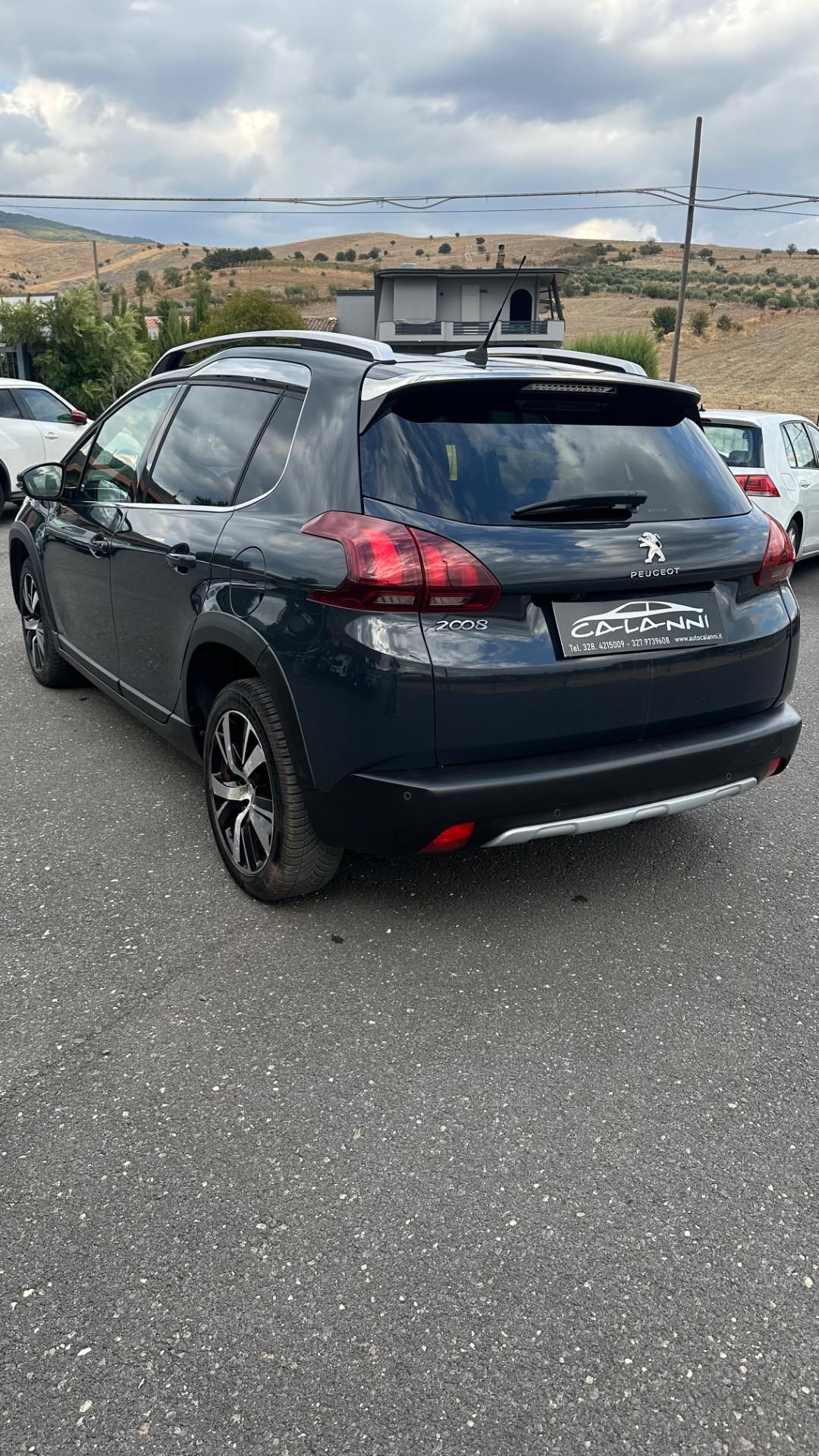 Peugeot 2008 BlueHDi 100 S&S Allure
