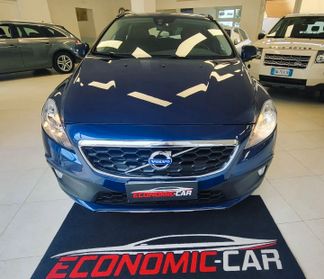 Volvo V40 Cross Country D3 Momentum AUTOMATICO