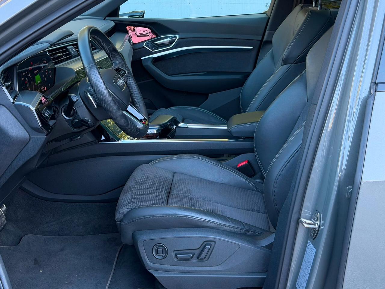 Audi Q8 e-tron 55 quattro S line edition