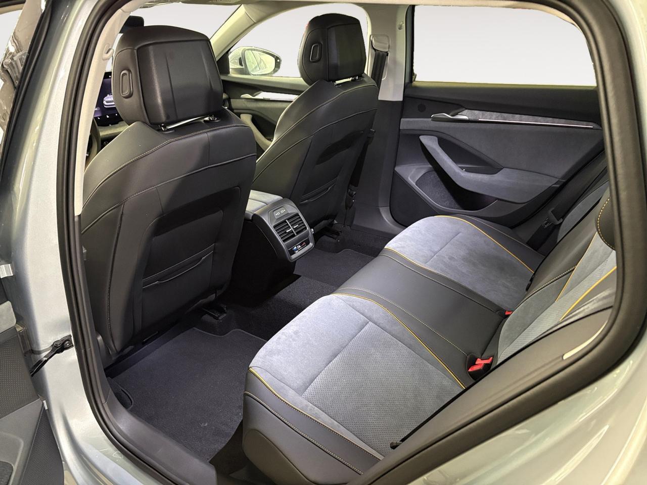 SKODA Superb Wagon Style 2,0 TDI 110 kW (150 CV) 7 marce - DSG