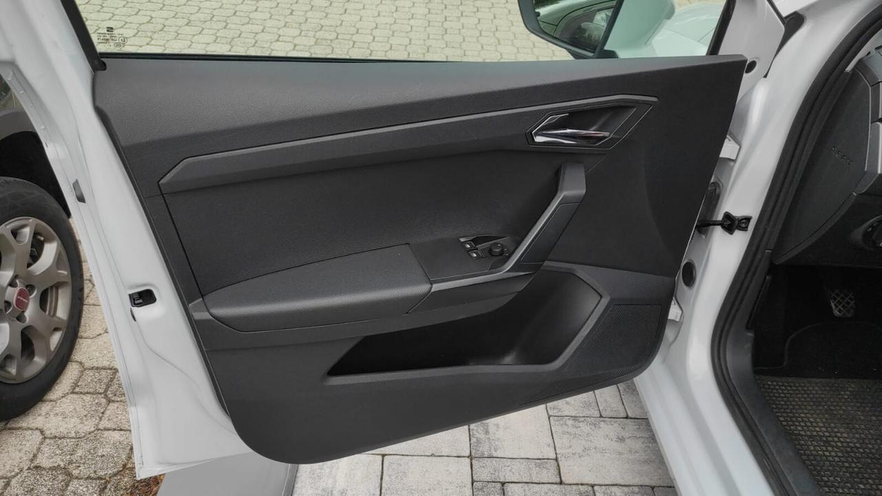 SEAT IBIZA 1.6 TDI 95CV 5 PORTE MANUALE OK NEOPATENTATI