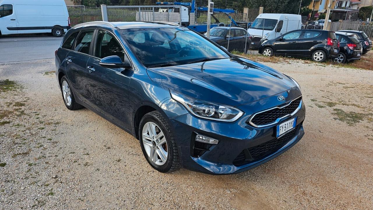 KIA CEED SW 1.6 CRDI 115 CV 2019 ECO BUSINESS CLASS DCT SW (AUTOCARRO) BLUE MET € 8.900,00