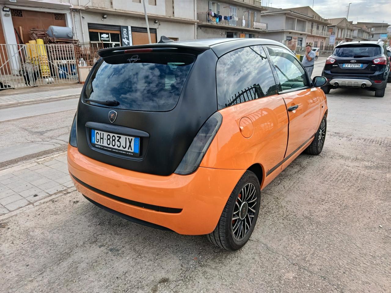 Lancia Ypsilon 1.3 MJT 70 CV Momo Design