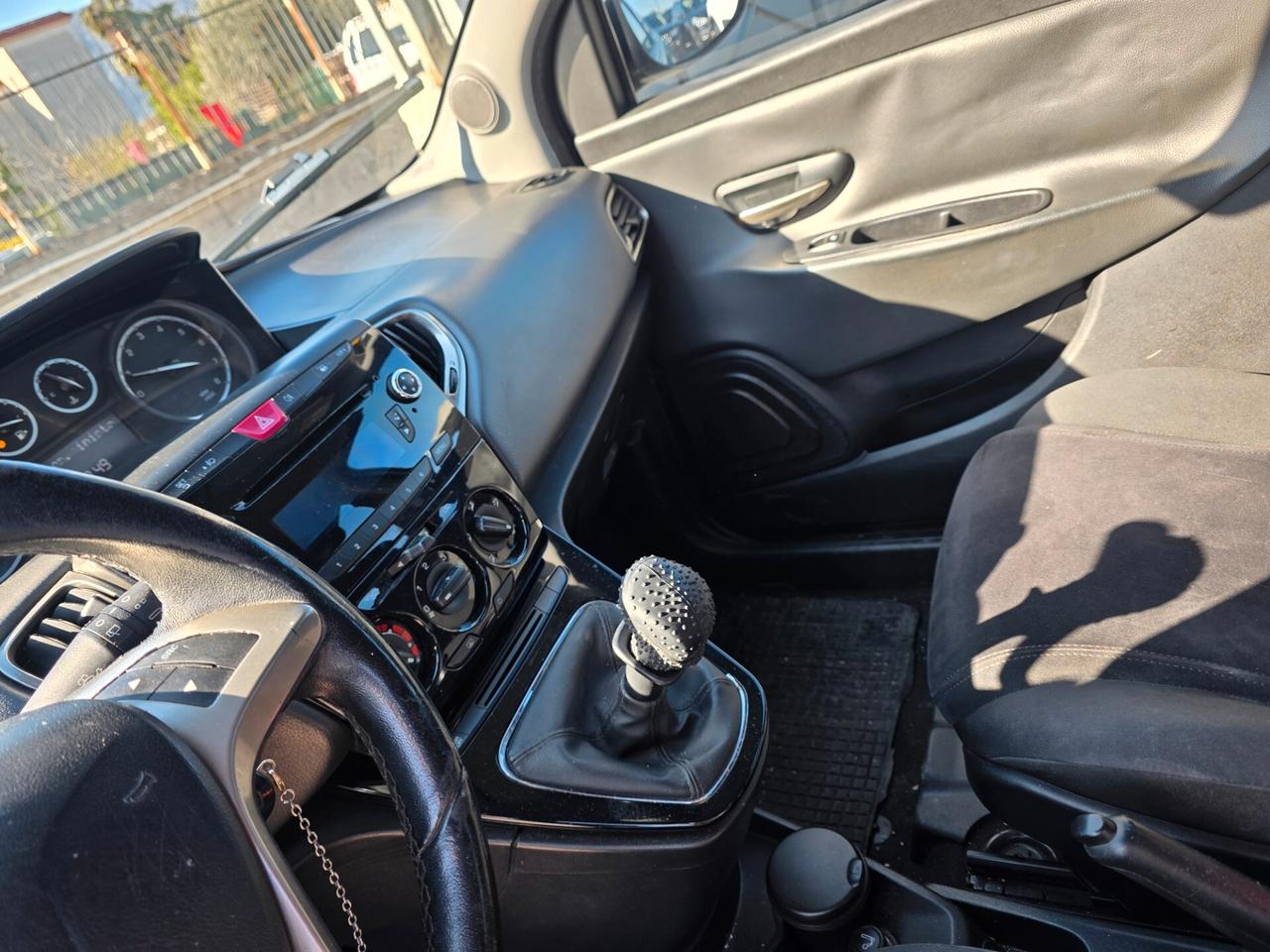 Lancia Ypsilon 1.2 69 CV 5 porte GPL Ecochic Gold