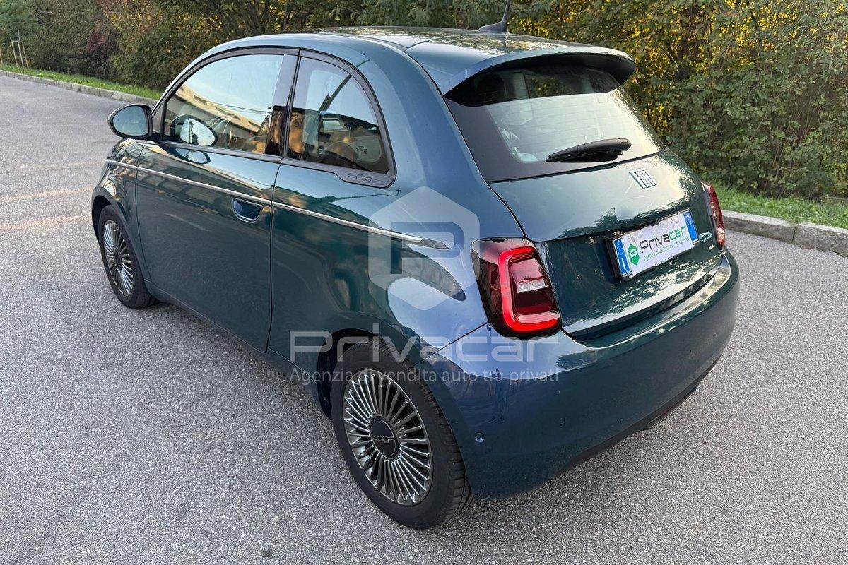 FIAT 500e Berlina 42 kWh La Prima