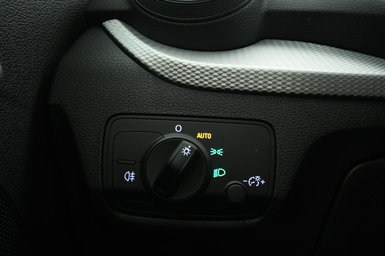 AUDI Q2 30 2.0 tdi Business s-tronic NEOPATENTATI+CAMERA+ACC