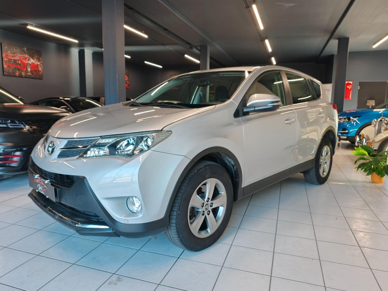 Toyota RAV 4 RAV4 2.0 D-4D 2WD Style White Ed.