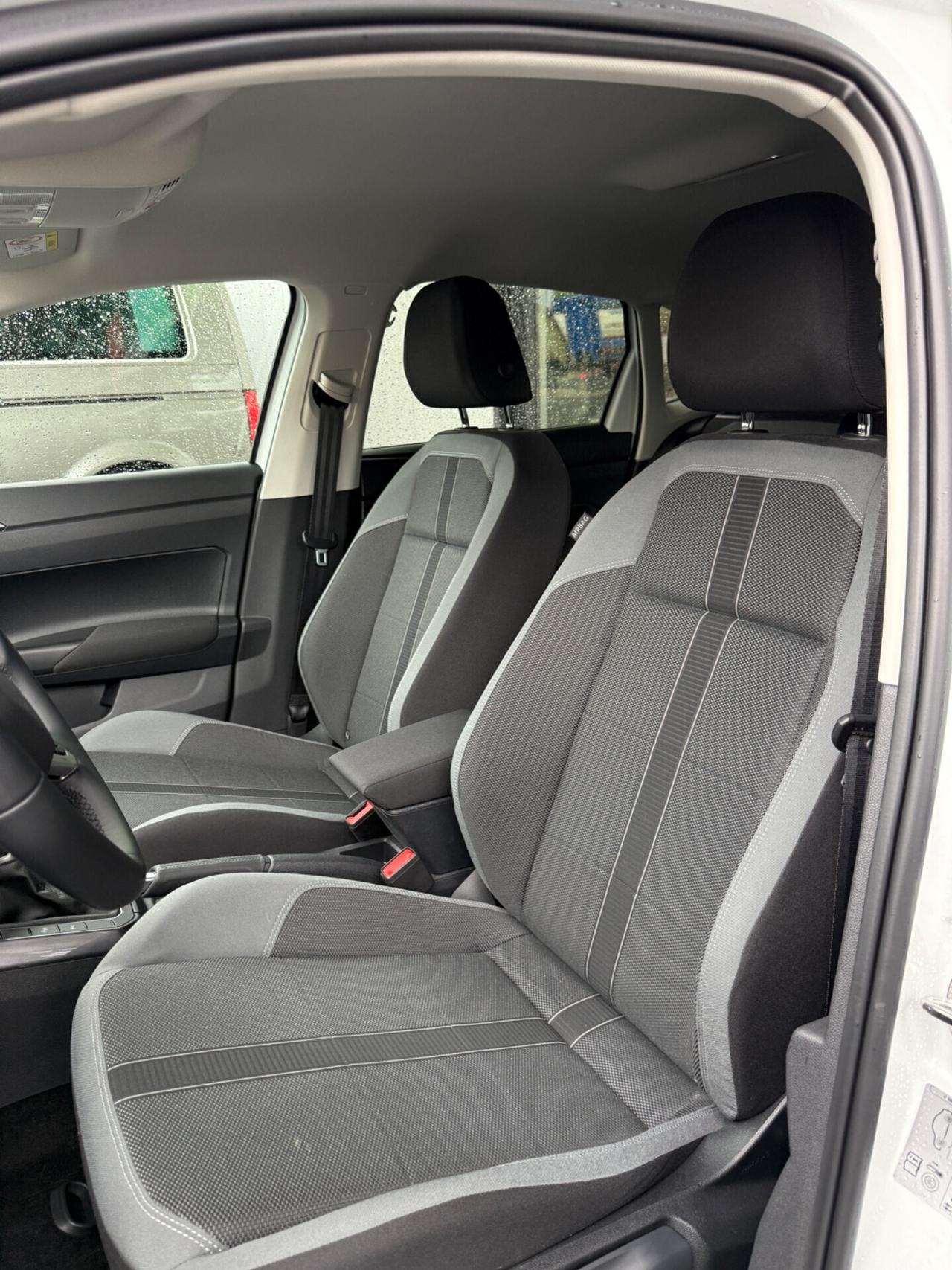 VOLKSWAGEN POLO 1.0 TSI 110cv DSG Style KM 9.100 NEOPATENTATI