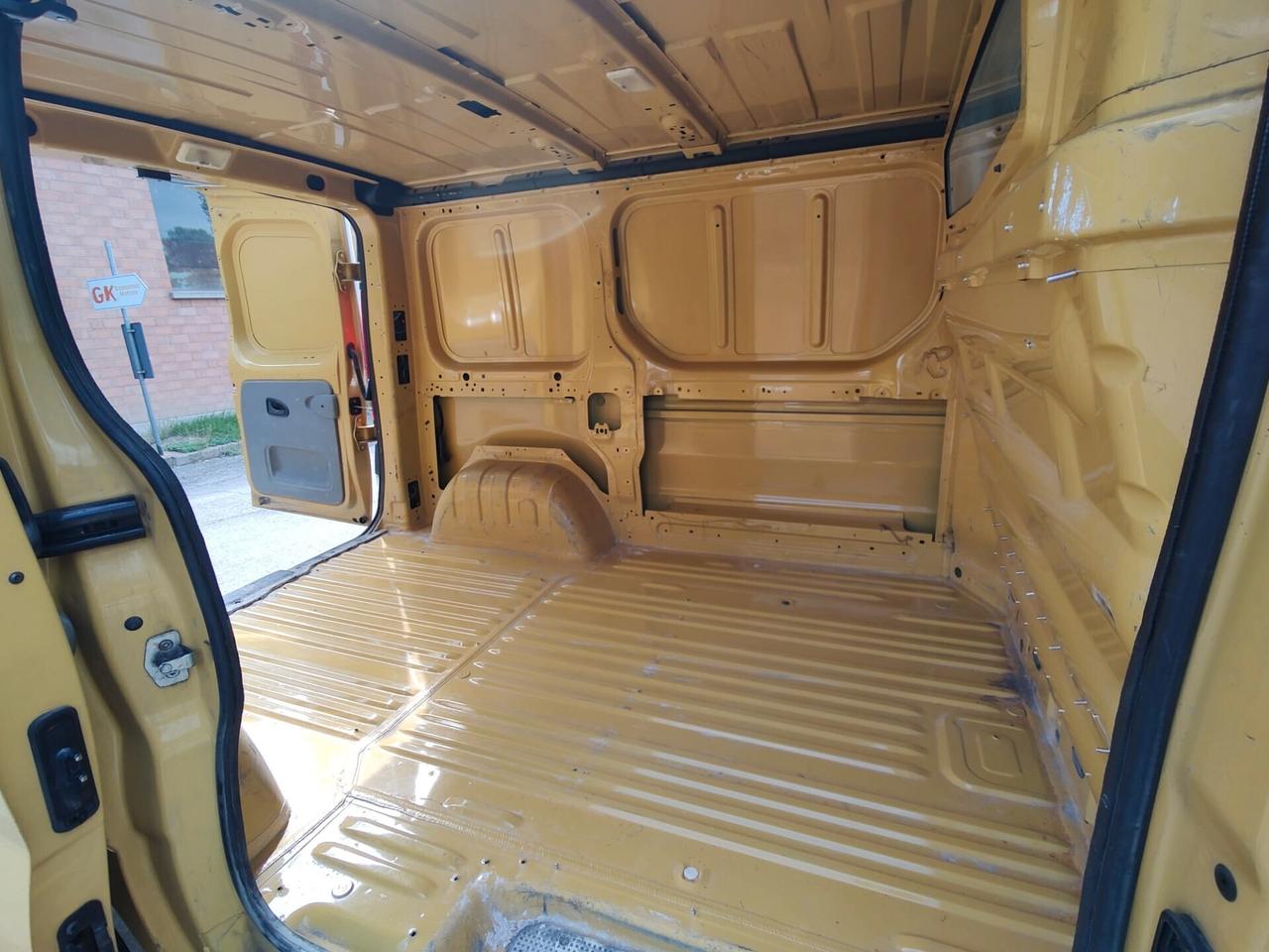 Opel Vivaro 29 2.5 CDTI PC-TA Furgone Fap OK NEOPATENTATI