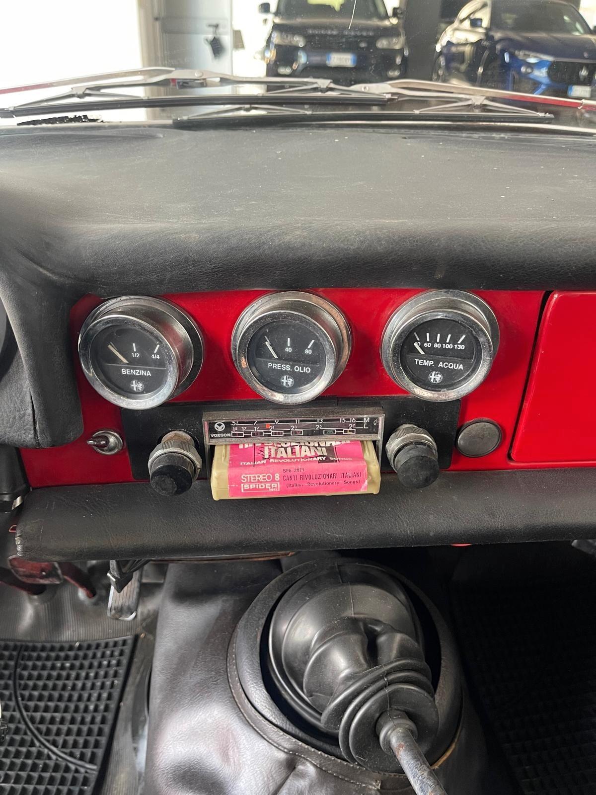 Alfa Romeo Spider duetto osso di seppia